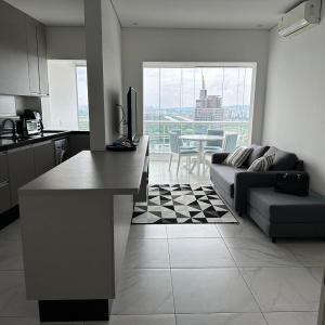 Apartamento na Faria Lima e condomínio de luxo em Pinheiros