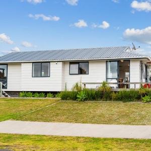 The Summer Pad - Omaha Holiday Home
