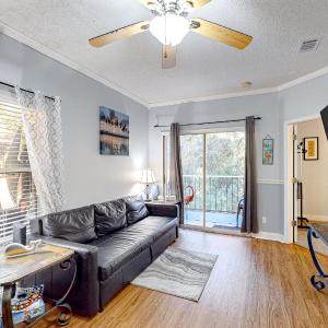 The Pink Flamingo, Apt B