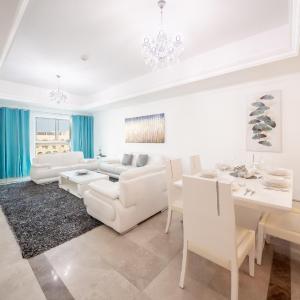 Stylish Urban Retreat 1BR Gem Fairmont Residence - 90AB2