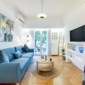 Trendy Living in Koukaki! "Hotspot!" Nighttime noise possible