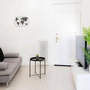 Bright Flat by DG Collection