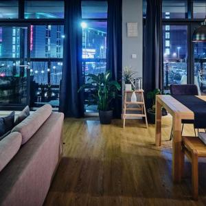 Glasgow, Finnieston Luxury 2 Bed with parking, e-check in, hi-fi