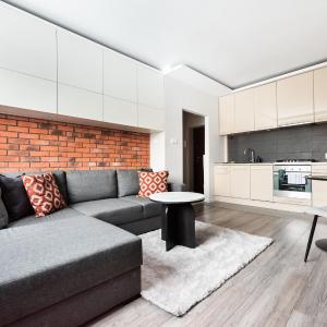 Nowolipki Modern Apartment by BookingHost