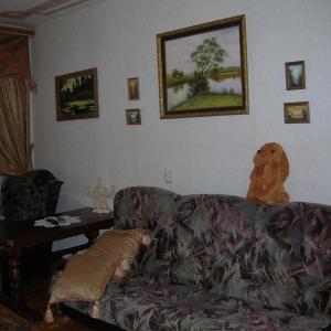 Проспект Космонавтів 42