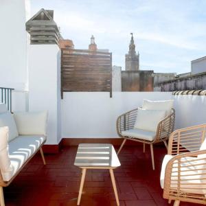 Alhondiga City Center Private House by Valcambre