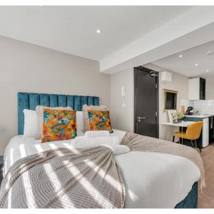 The Wanderlust Studio: Travelers' Haven