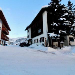 Skilounge Zürs direkt beim Skilift