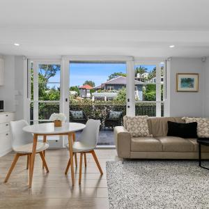 Balmoral Cabana - large terrace & 150m to beach