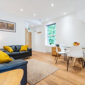 The Botanical Flat 1
