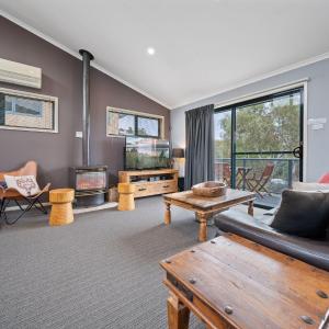 Acacia 2 - Modern 3BR Townhouse l Bath l WiFi l BBQ l Foxtel