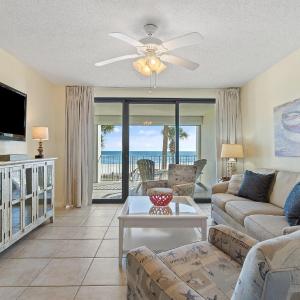 Pelican Pointe 202