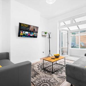 Home in Birmingham Cosy Stays