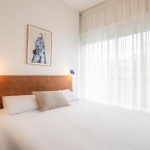 Kallithea Apartments by Olala Homes