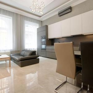Premium Apartment by Hi5 - 2 bedroom in the center
