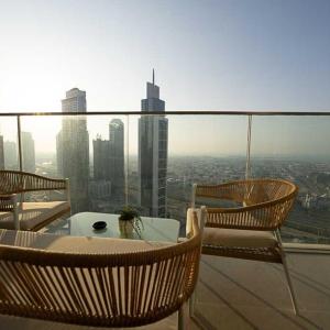 Oraya - Chic 2BR Apt in Downtown Dubai With City Views