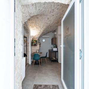 Gattoni Room by Rentbeat