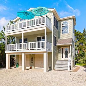 Ocean Block Single Family In Barnegat Light With Views Of Old Barney