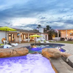 Hotel Homes - The Camelback Manor