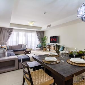 Bespoke Holiday Homes - Palm Jumeirah -2 Bedroom Sea View with Beach Access, Balqis