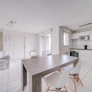 Bordeaux Bastide apartment with parking