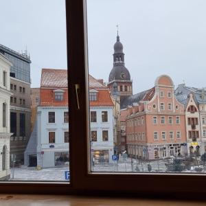 City Inn 2 Bedroom Apartment next to City Hall with parking