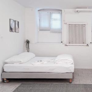 Tiergarten: Central, spacious, beautiful designed 2-BR Apt near park