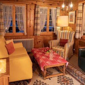 Apartment Chalet Turquino - Apartment Marmotte by Interhome
