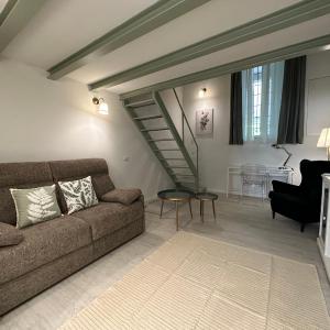 Flowers, a cozy suite in Milan