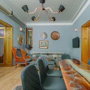 Top Center, 3BDR, Heart of the city, FREE Secured Parking