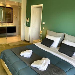 Luxury 4BR with 3 Bathrooms Apartment in Marousi