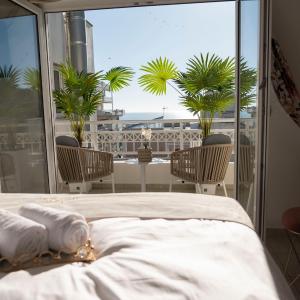 SeaView Luxury Suite