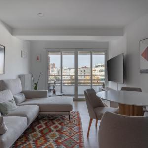Bright with terrace- 2Bd 2Bth- Salamanca
