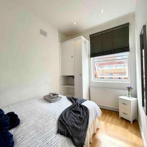 2 BDR Flat With Canal View