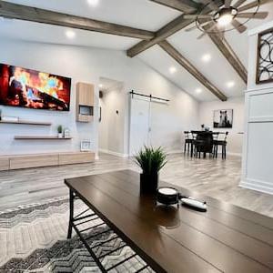 Amazing riverside New Construction home in Middletown