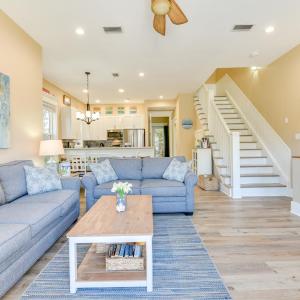 Bright and Modern Townhome Steps to Miramar Beach!