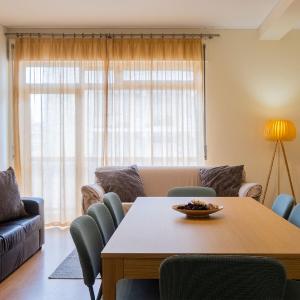 53 Urban Place
