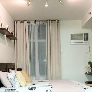 Fully Equipped Makati Condo Near NAIA & BGC