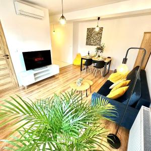 COZY OLD-Town Apartments at Kazimierz +AC, KITCHEN and NETFLIX