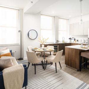 Luxury 2BD nr Wall St Gym Rooftop w/d