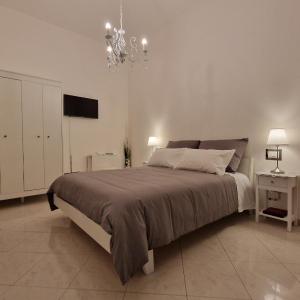 Cinzia's House of Mirrors