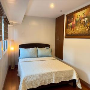 2BR condo in BGC with WiFi/Netflix/Disney+