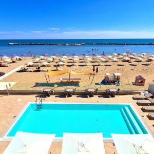 You & Me Beach Hotel - Adults Friendly