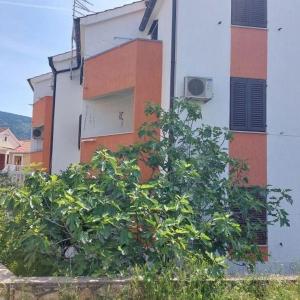 Apartments with a parking space Cres - 22185