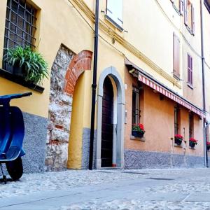 Iseo Portelle Holiday da Barbara - indoor private parking & bike storage
