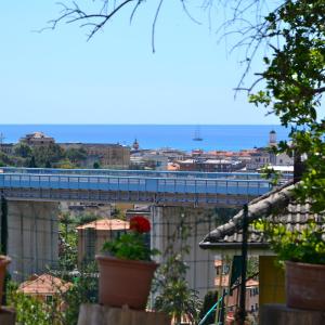 Villa tranquilla immersa nel verde a 2 Km dal mare