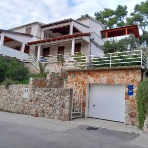 Apartments with parking space Jelsa, Hvar - 22211