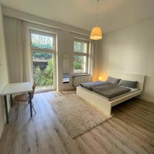 Altbauwohnung mit 2 Balkonen