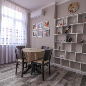 New 1930s quiet central apartment with AC - 2 bedroom by Flat Manаger