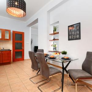 Luxury Central Apartment R161
